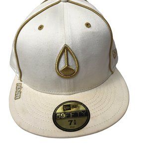 New NWT Baseball Hat Cap 59FIFTY Brand Nixon White / Gold Beige.
